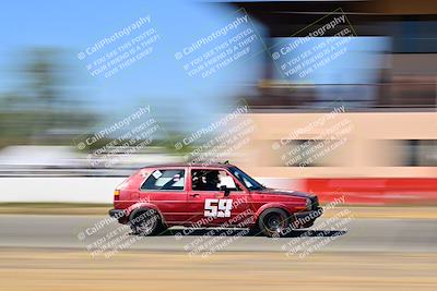 media/Sep-29-2024-24 Hours of Lemons (Sun) [[6a7c256ce3]]/StartFinish (245p-330p)/